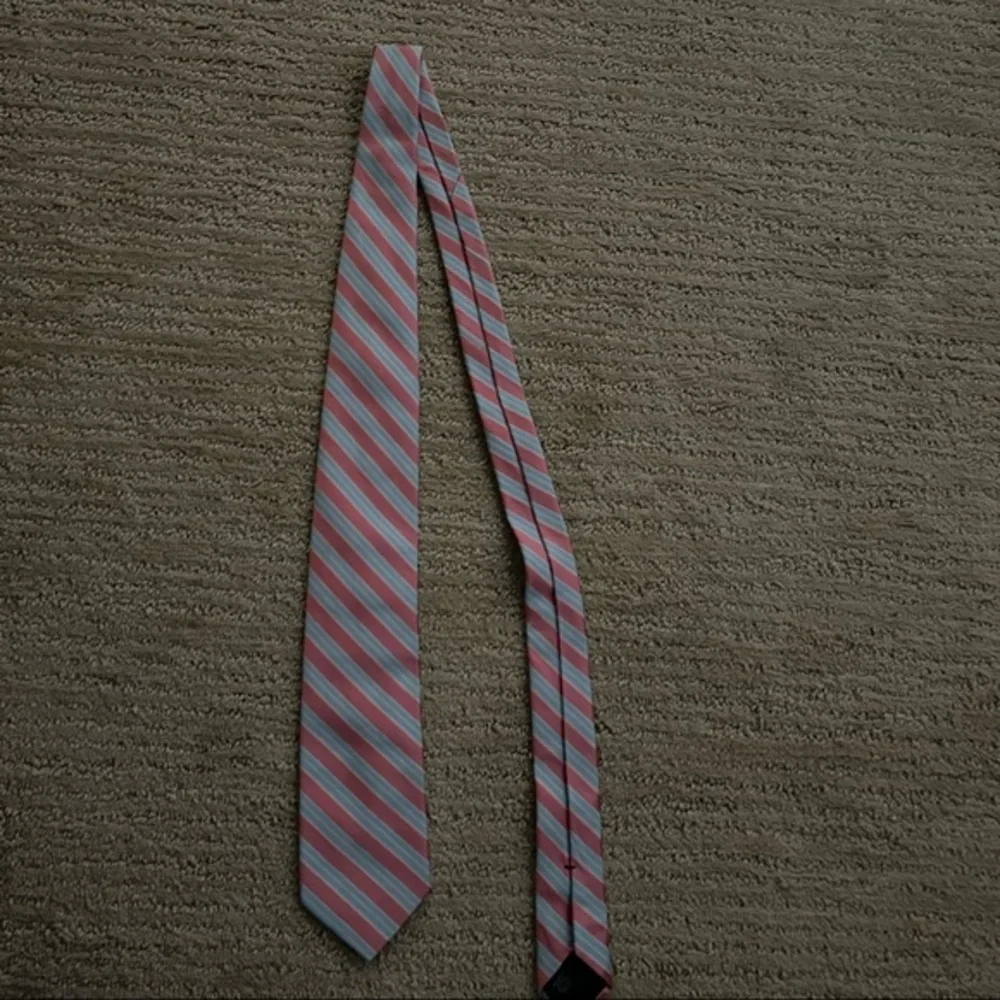 EAGLE TIE
